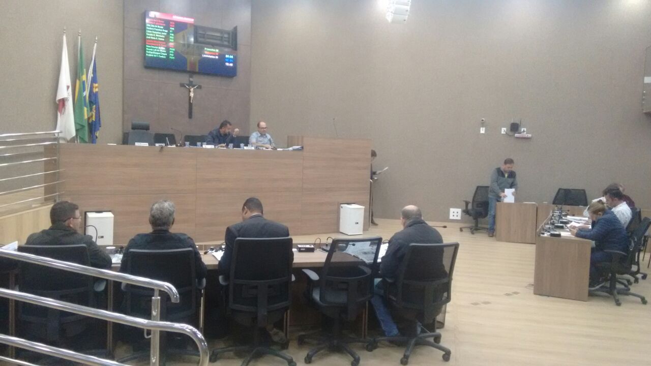 Vereador anuncia reajuste salarial de 10% que será concedido pela Prefeitura aos servidores